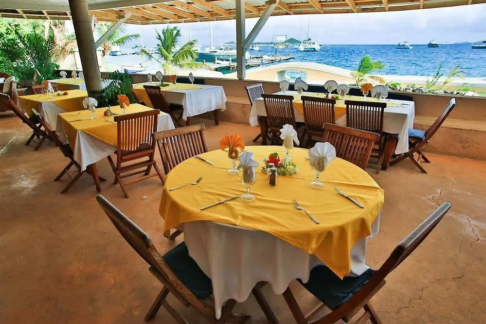 Bougainvilla Hotel Union Island