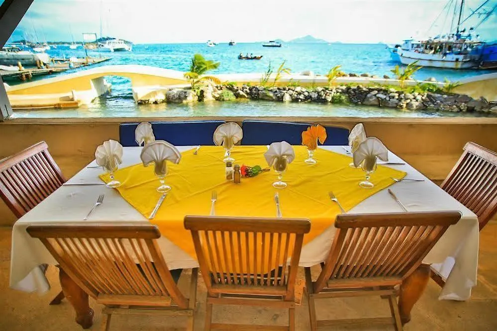 Bougainvilla Hotel Union Island